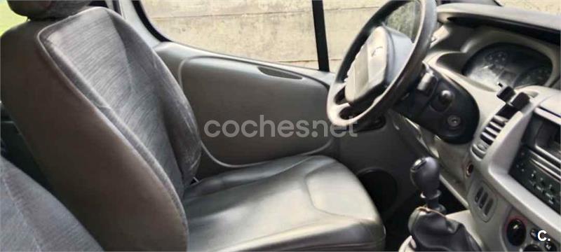 RENAULT Trafic