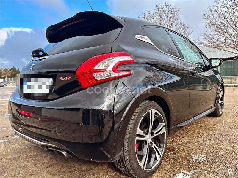 PEUGEOT 208 GTi