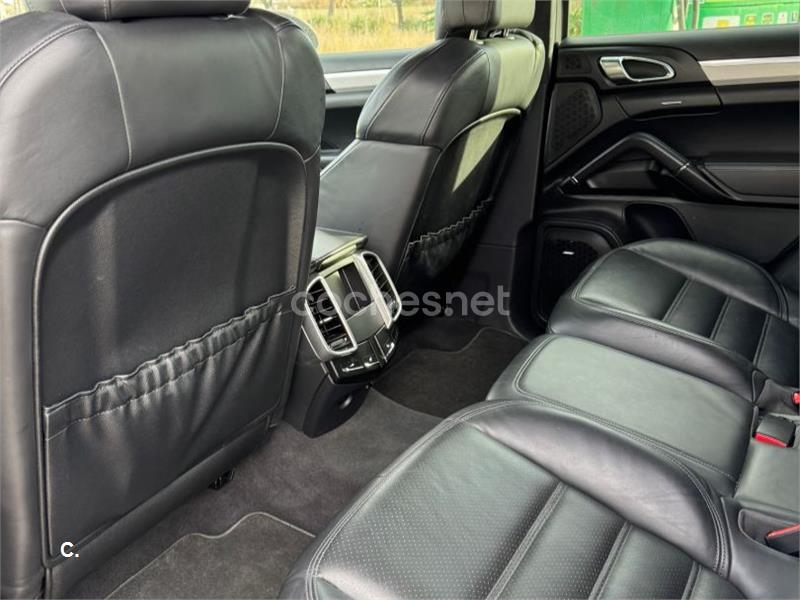 PORSCHE Cayenne 4.8 V8 Turbo Tiptronic