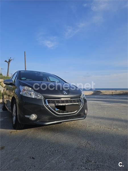 PEUGEOT 208 ALLURE 1.2 VTi 82