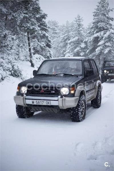 MITSUBISHI Montero