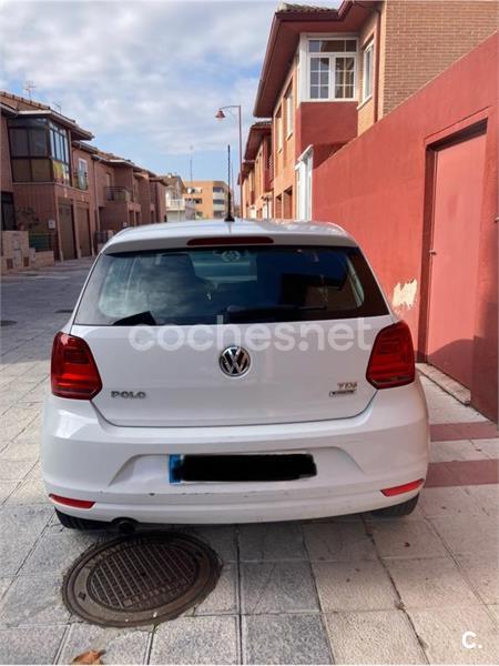 VOLKSWAGEN Polo