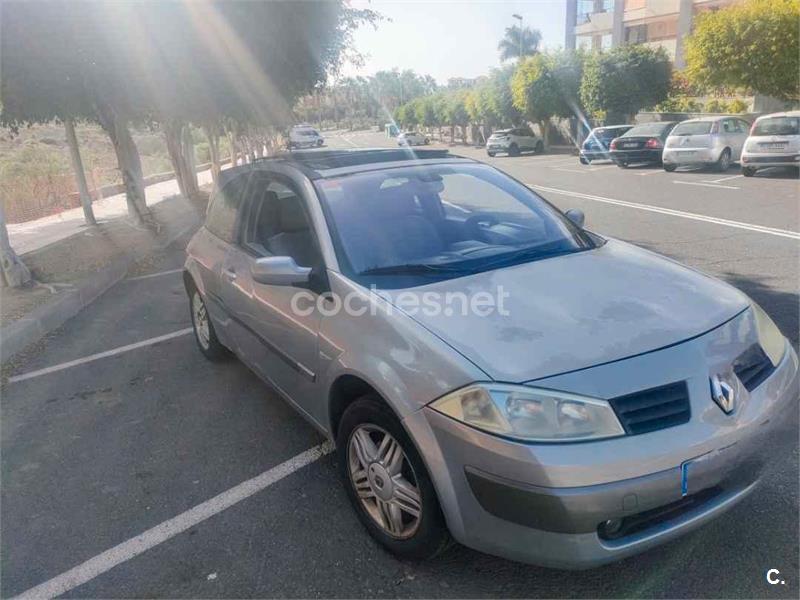 RENAULT Megane
