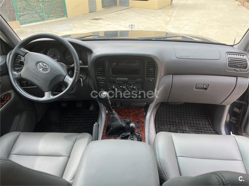 TOYOTA Land Cruiser 100 4.2 TDI VX CUERO