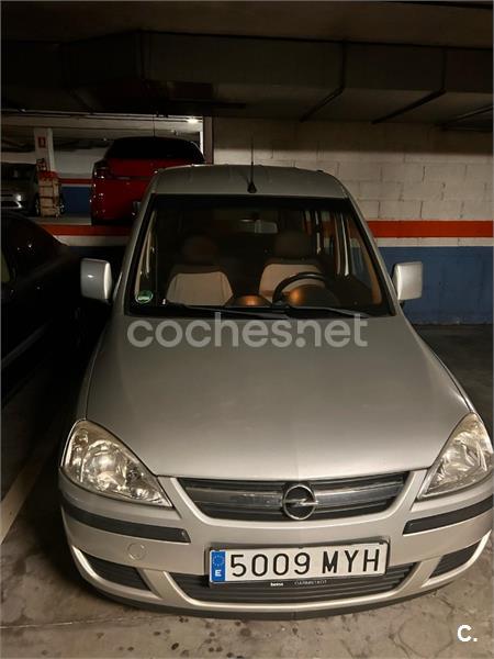 OPEL Combo Tour Expression 1.4 CNG L1 H1