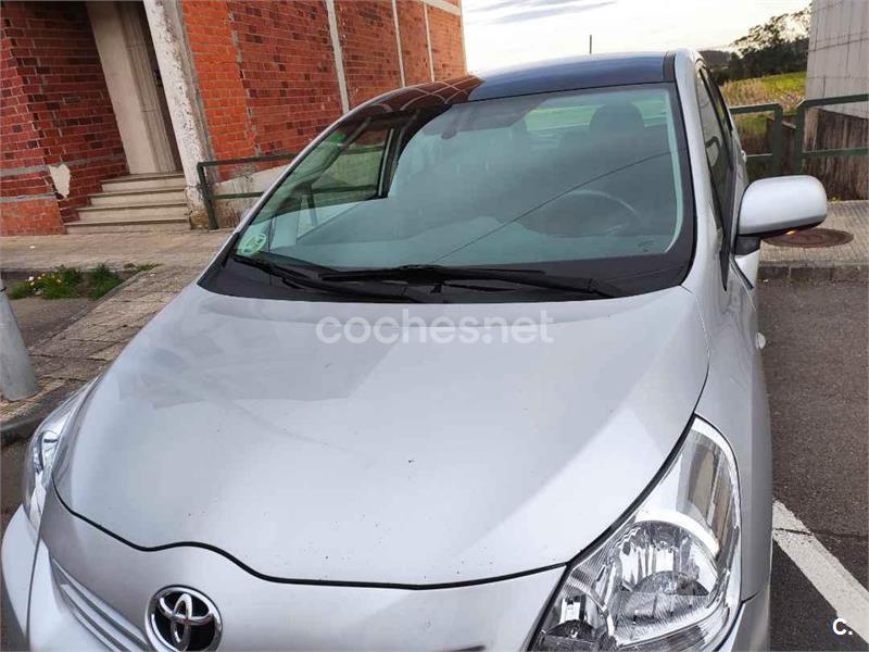 TOYOTA Verso
