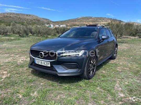 VOLVO V60 Cross Country