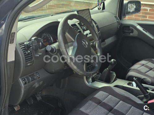 NISSAN Pathfinder 2.5 dCi LE 7 plazas