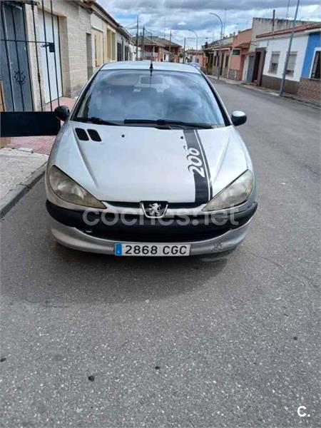 PEUGEOT 206