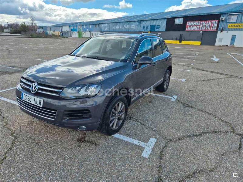 VOLKSWAGEN Touareg