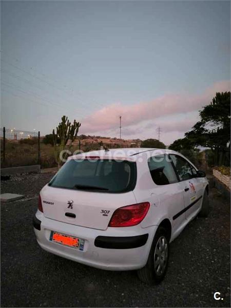 PEUGEOT 307