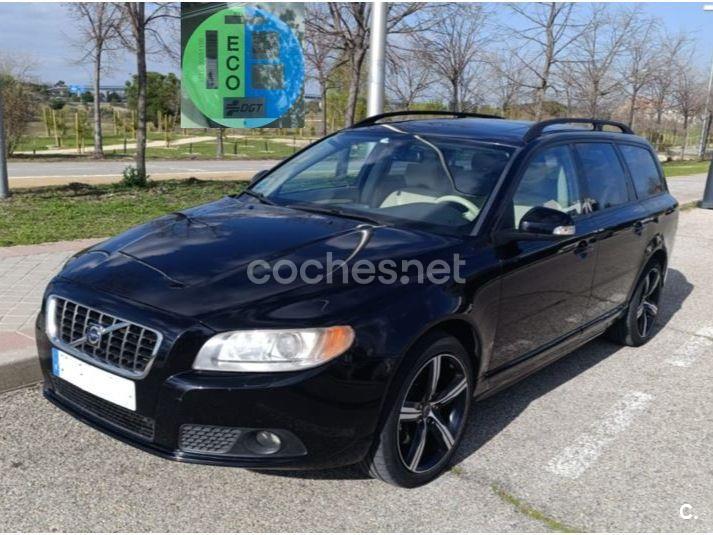 VOLVO V70 2.5 T Momentum