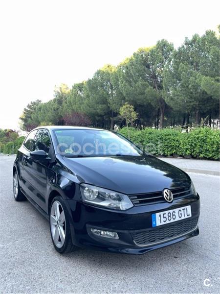 VOLKSWAGEN Polo