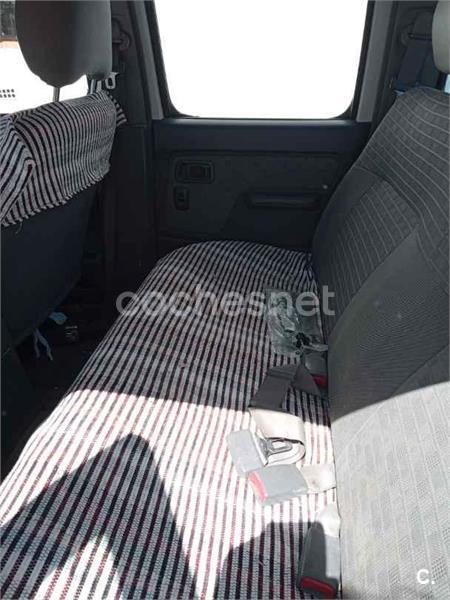NISSAN NP300 Pick Up