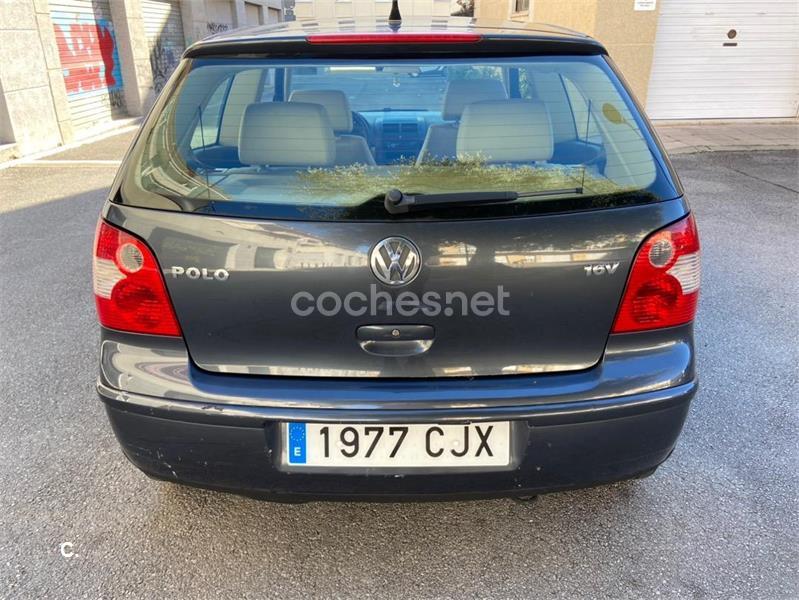 VOLKSWAGEN Polo