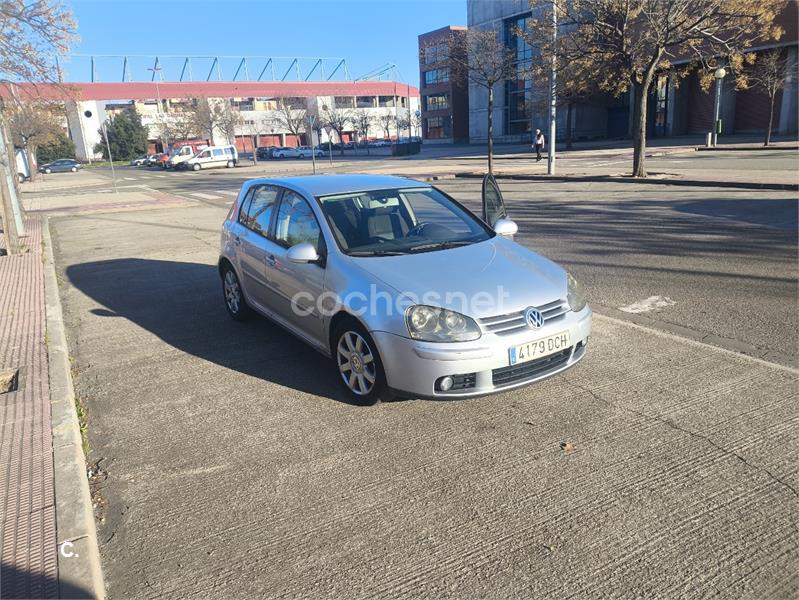 VOLKSWAGEN Golf 2.0 TDI Sportline