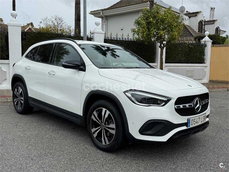 MERCEDES-BENZ GLA GLA 220 D 4MATIC