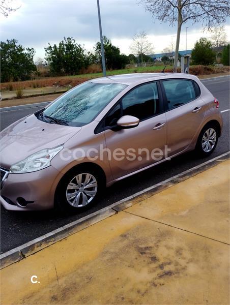 PEUGEOT 208 ALLURE 1.6 eHDi 115