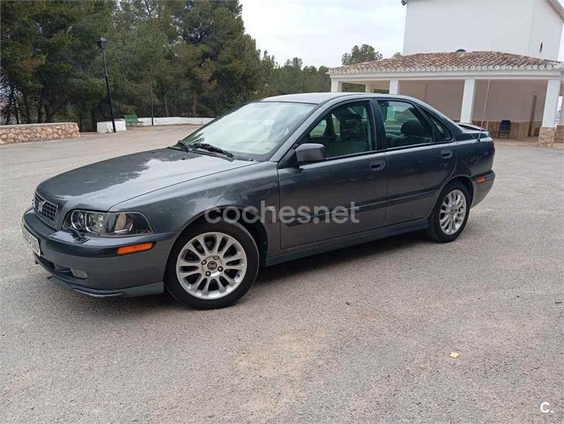 VOLVO S40