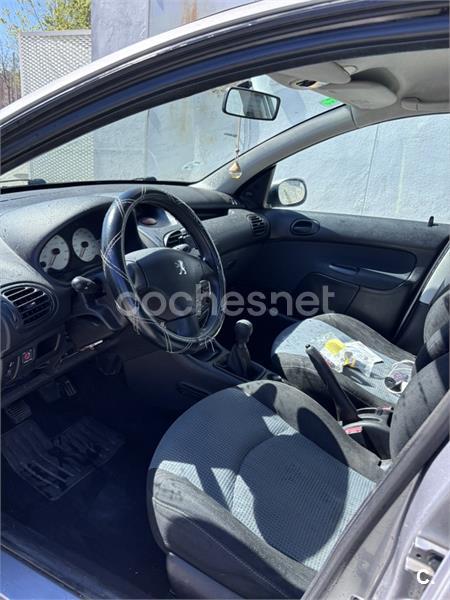 PEUGEOT 206 1.4 75 XLine