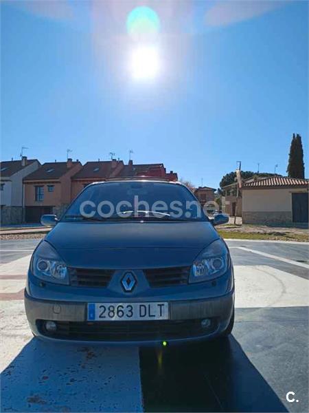 RENAULT Scenic
