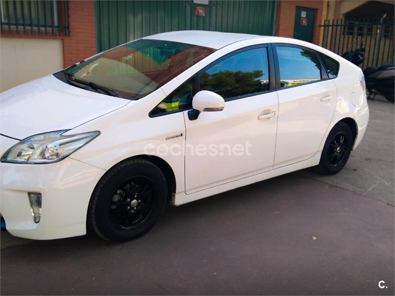TOYOTA Prius 1.8 HSD ADVANCE