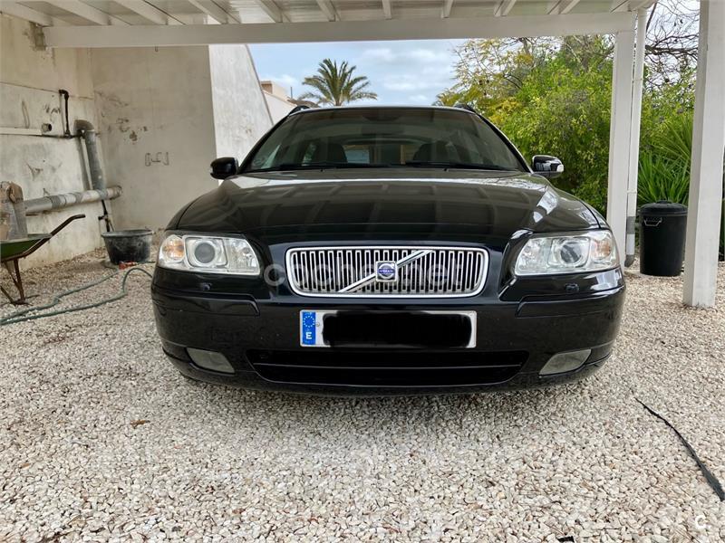 VOLVO V70 D5 Momentum
