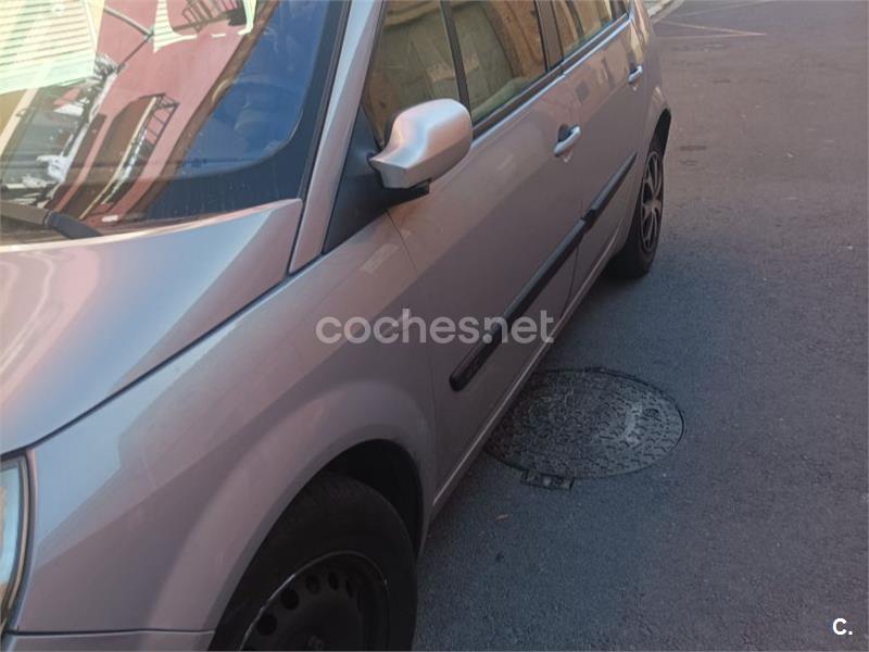 RENAULT Scenic CONFORT AUTHENTIQUE 1.5DCI100