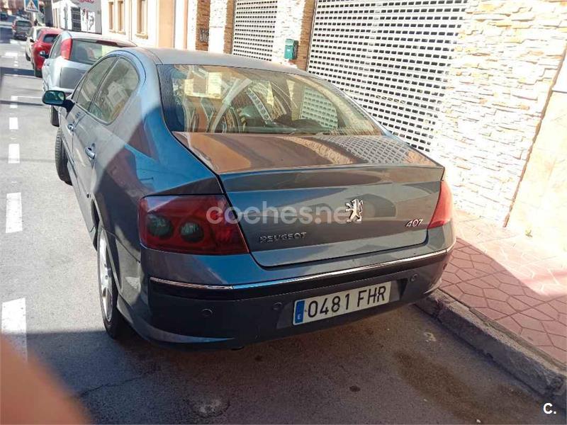 PEUGEOT 407