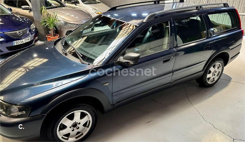 VOLVO XC70 2.4 D5