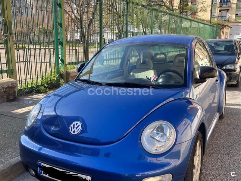VOLKSWAGEN New Beetle 2.0