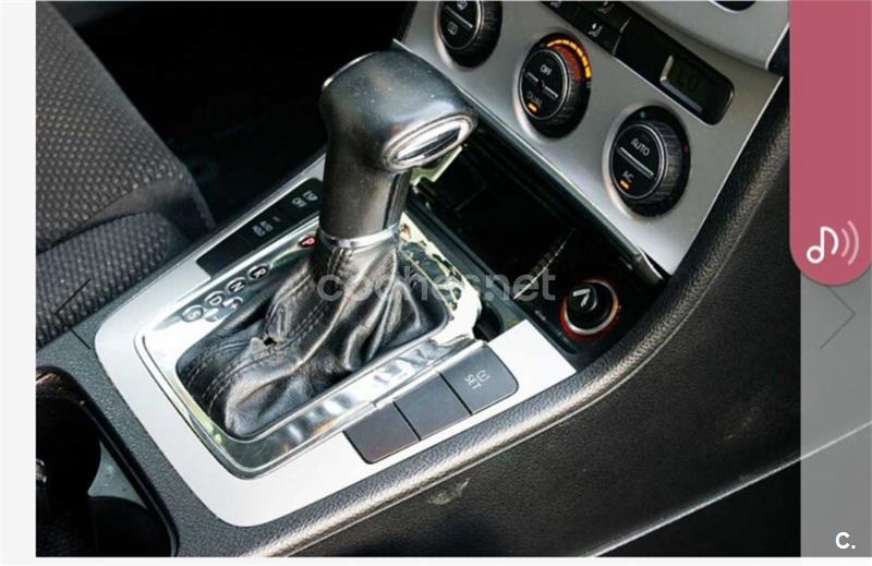 VOLKSWAGEN Passat 1.6 FSI Advance Tiptronic
