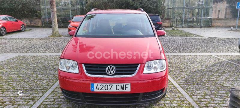 VOLKSWAGEN Touran