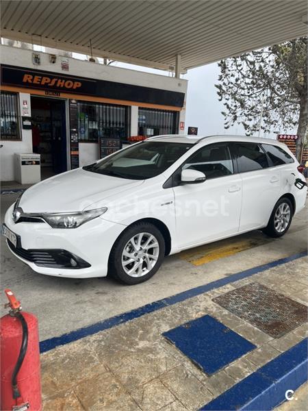 TOYOTA Auris 1.8 140H Active Bus. P. Touring Sports