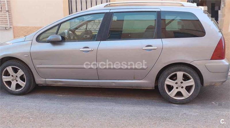 PEUGEOT 307