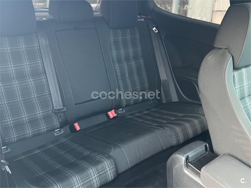 VOLKSWAGEN Golf VI 2.0 TDI DSG 6 vel GTD