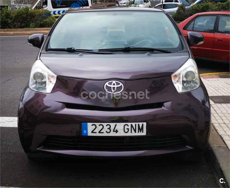 TOYOTA iQ