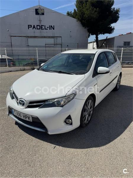 TOYOTA Auris