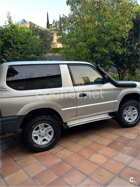 TOYOTA Land Cruiser 90
