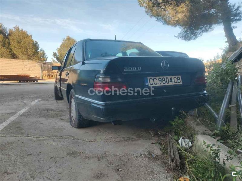 MERCEDES-BENZ 200