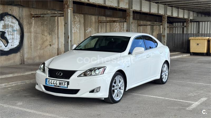LEXUS IS250 Luxury