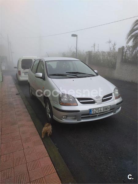 NISSAN Almera Tino