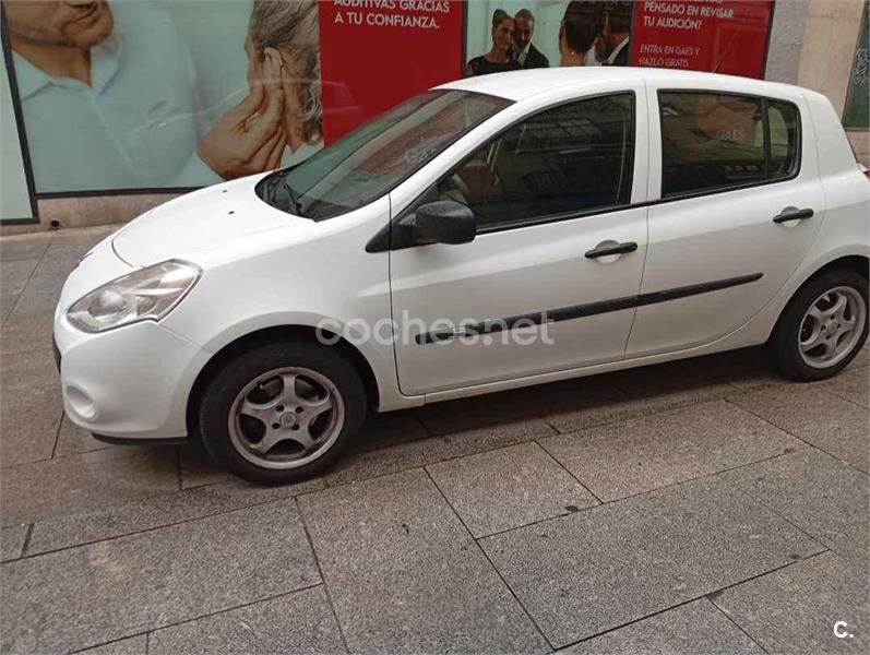 RENAULT Clio III
