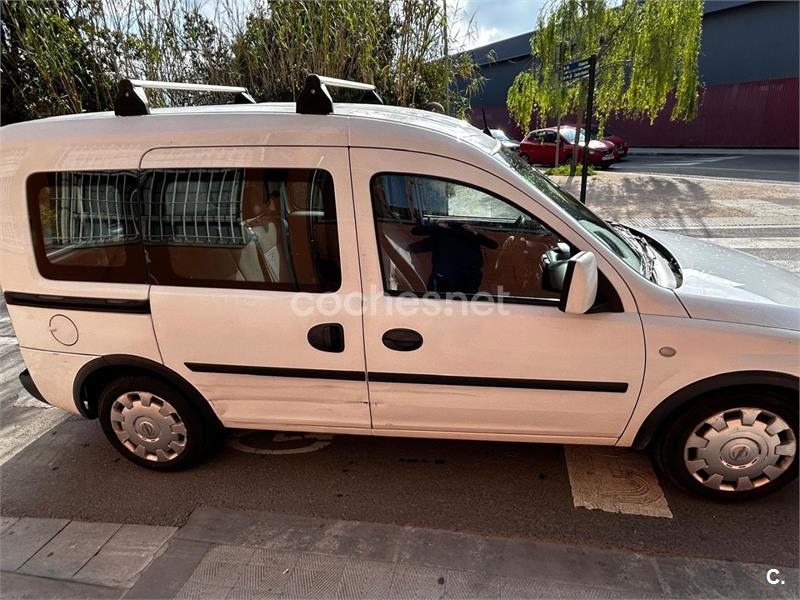 OPEL Combo Tour Essentia 1.3 CDTI 75 CV