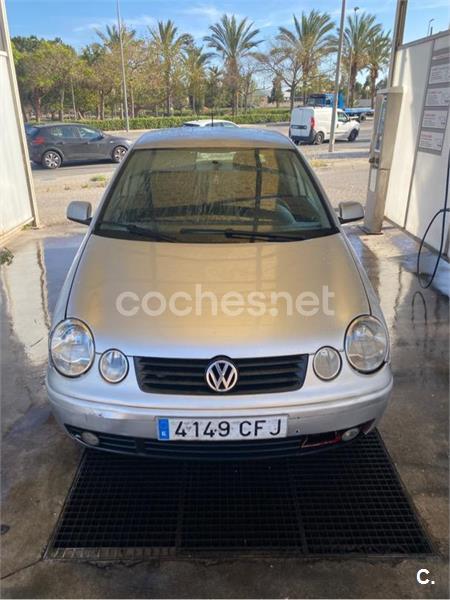 VOLKSWAGEN Polo