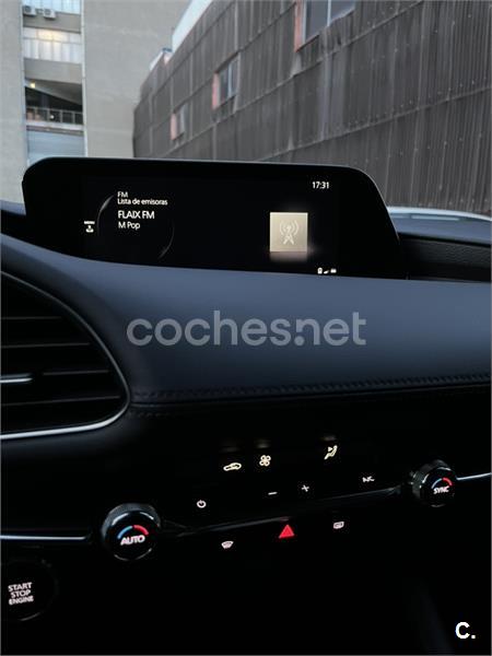 MAZDA Mazda3 2.0 eSKYACTIVG ZENITH NO BOSE