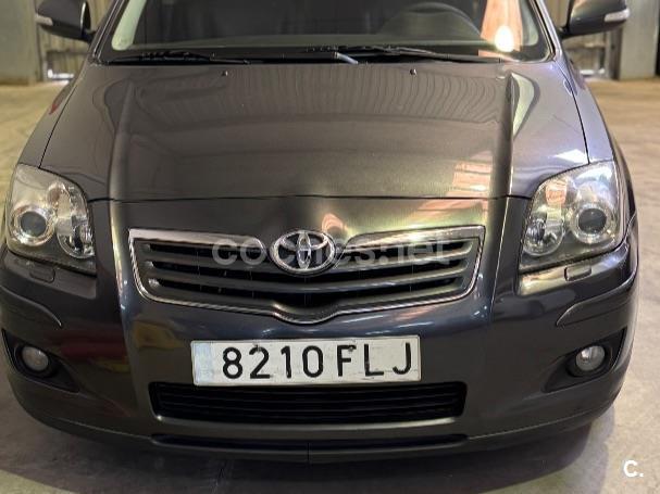 TOYOTA Avensis 2.2 D4D Executive