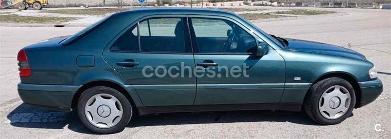 MERCEDES-BENZ Clase C