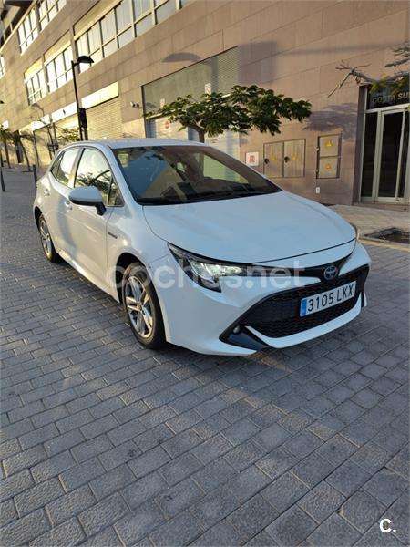 TOYOTA Corolla 1.8 125H BUSINESS ECVT