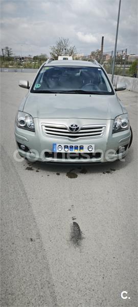TOYOTA Avensis 2.0 VVTi SOL